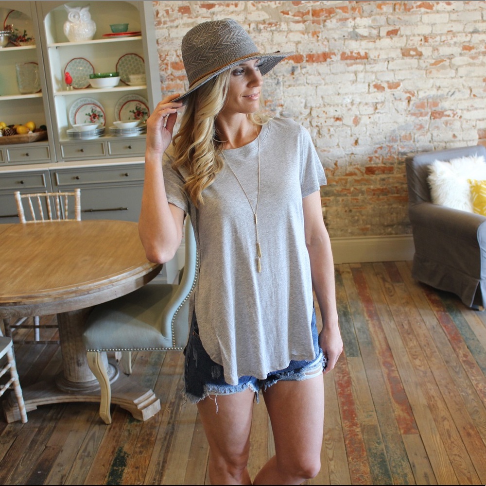 ✨LAST ONE✨Gray short sleeve split side tunic - Picture 3 of 6